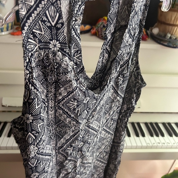 Denver Hayes Boue and White Geometric Backless Dress Small - Picture 3 of 13